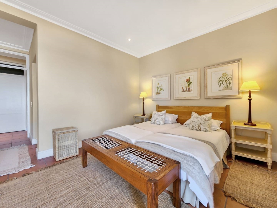 6 Bedroom Property for Sale in Bloubergstrand Western Cape